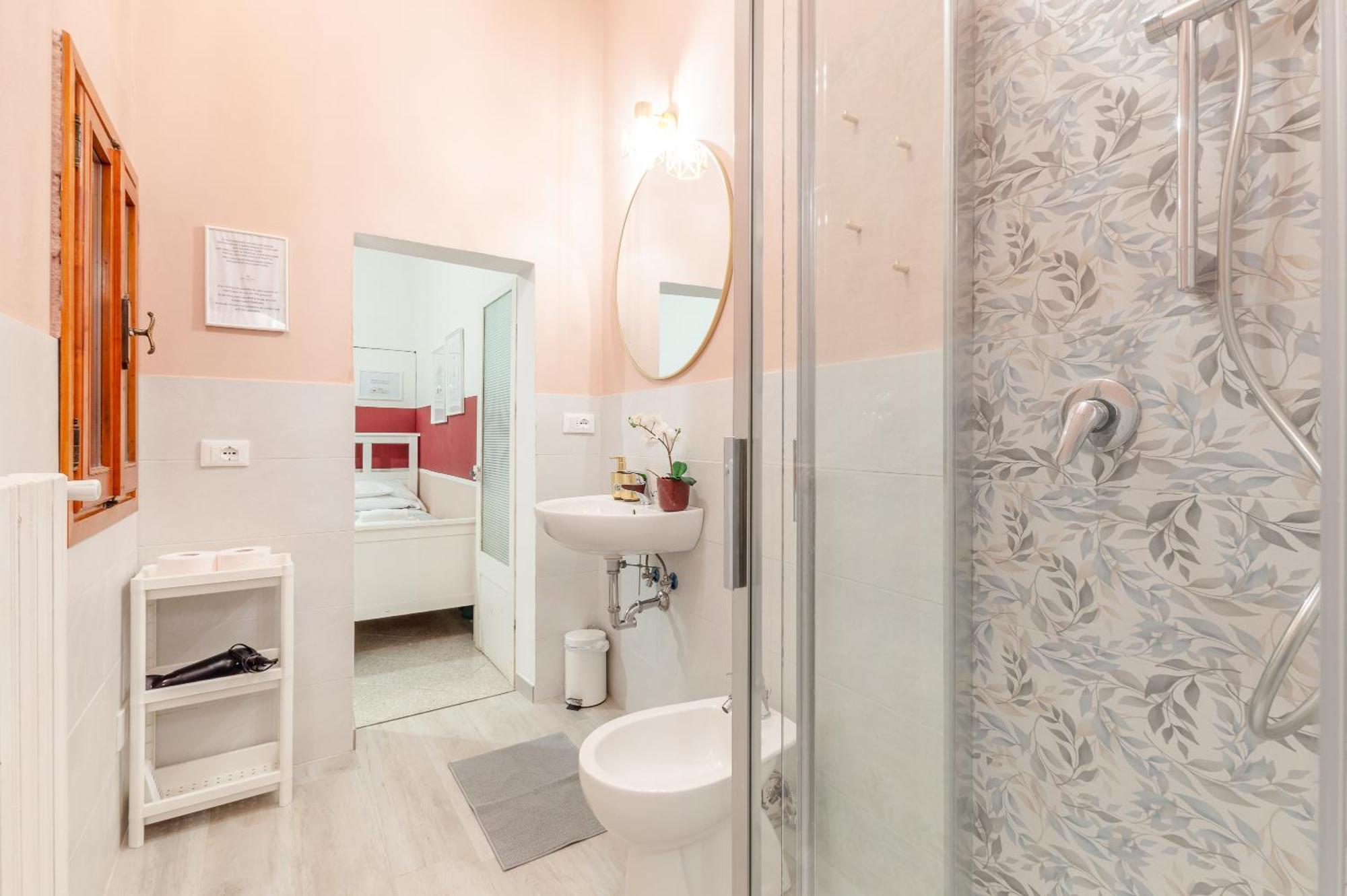 Wine Sangiovese Apartment Florenz